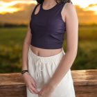 Női top csepp kivágással – elegáns ujjatlan felső nyárra, 6 színben (lila, zöld, bézs, sötétkék, fekete, fehér), S/M és M/L méret