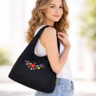 Kalocsai mintás kézi hímzésű válltáska – magyar kézműves