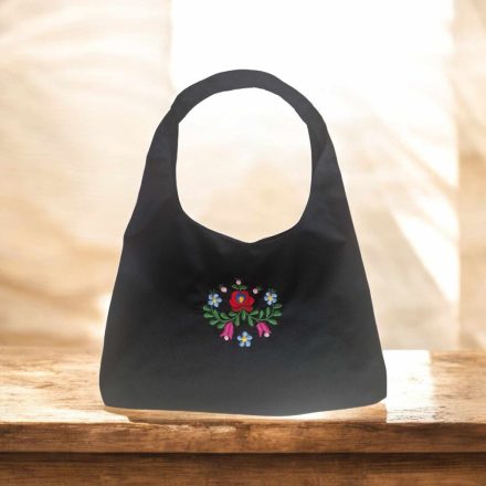 Matyó mintás kézi hímzésű válltáska – magyar kézműves