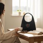 Matyó mintás kézi hímzésű válltáska – magyar kézműves