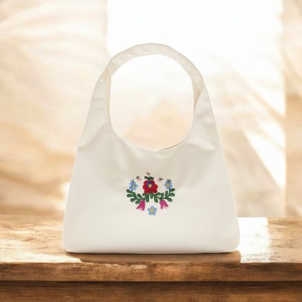Matyó mintás kézi hímzésű válltáska – magyar kézműves